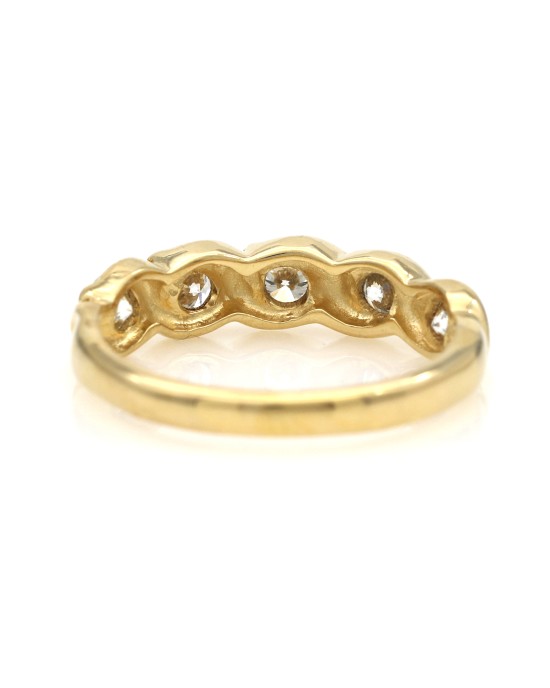 Diamond Scalloped Band in Gold
